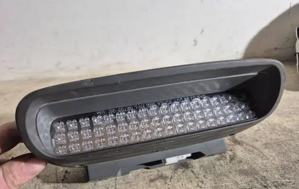 Hyundai Santa Fe Third/center stoplight