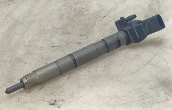 Volkswagen Touareg I Fuel injector 059130277AB 050820 045115037
