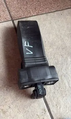 Audi Q3 8U Front door check strap stopper 8U0837249C