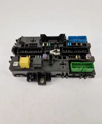 Opel Astra H Fuse module 13268286