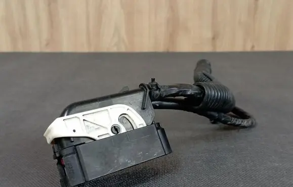 Mercedes-Benz Citan W415 ABS module connector plug 