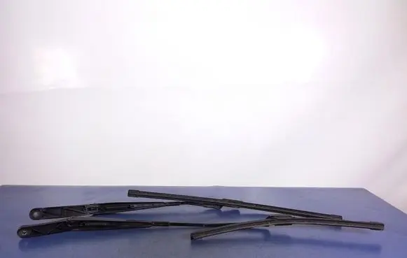 Volkswagen PASSAT B6 Front wiper blade arm 3C1955410B