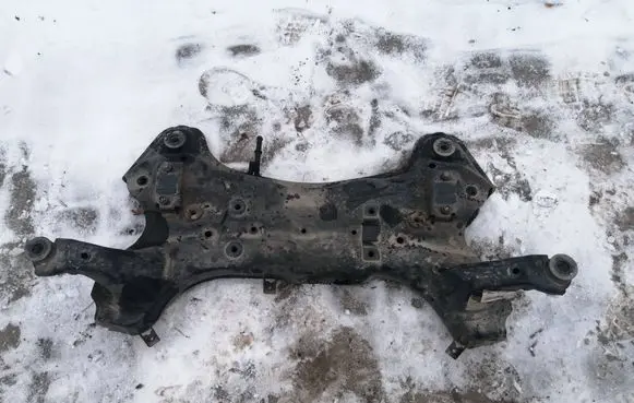 KIA Carens III Front subframe A4Z032429 Priekšējais šķērsnis
