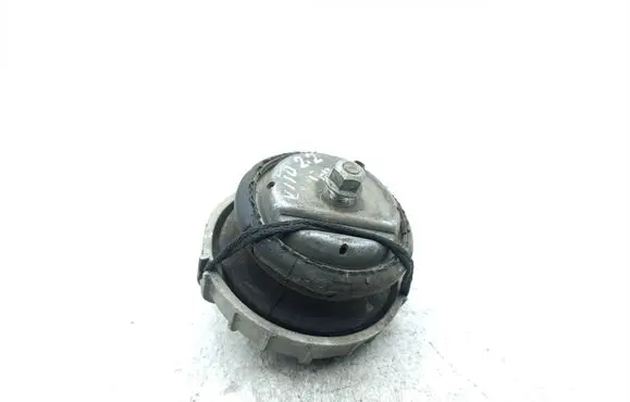 Engine mount bracket
