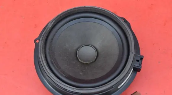 Jaguar XF X250 Subwoofer speaker AW93-18808-FC