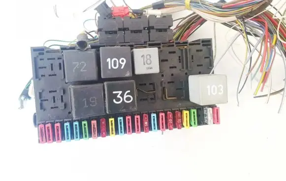 Volkswagen PASSAT B4 Fuse box set