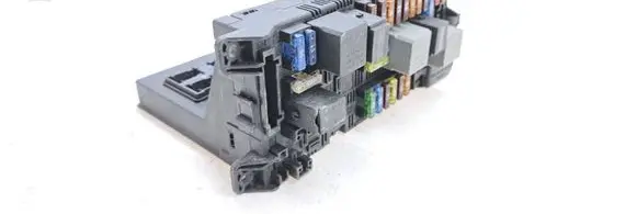 Mercedes-Benz CLS C219 Fuse module 2115457001 00005927A