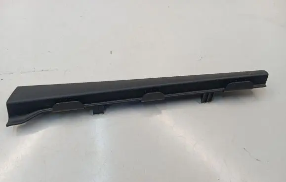 Porsche Macan (95B) (A) pillar trim 95B868239