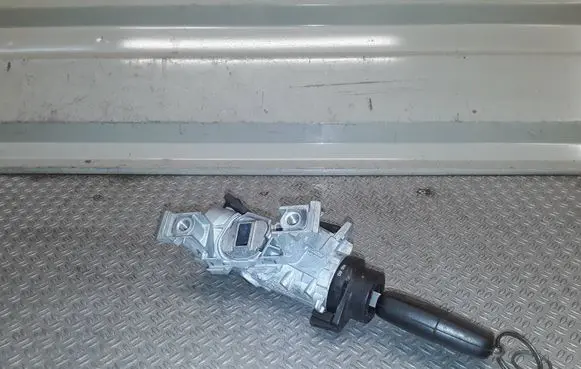 Volkswagen Golf VI Ignition lock 1K0905851B