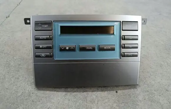 Toyota Corolla Verso E121 Climate control/heater control trim 