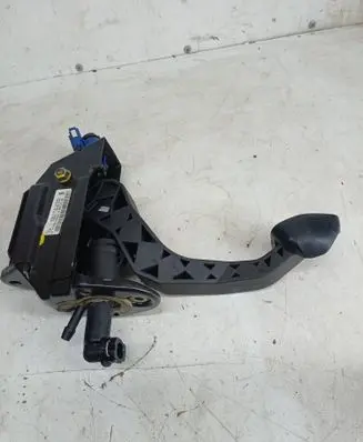 Volkswagen Polo IV 9N3 Clutch pedal 6Q1721059G