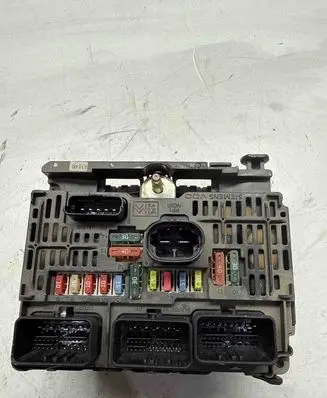 Citroen C4 I Fuse box set 9661682980