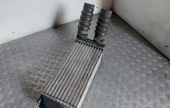 Citroen C4 I Intercooler radiator 876923J 9648551880