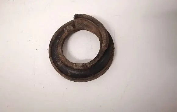 Toyota Avensis T270 Front coil spring rubber mount 4825705020