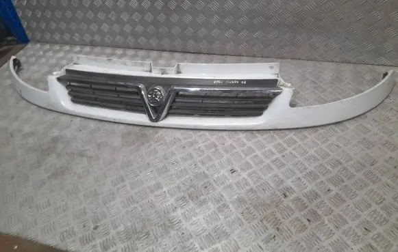 Opel Vivaro Front bumper upper radiator grill 91166761