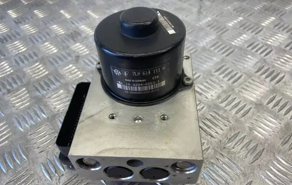 Volkswagen Touareg I ABS Pump 7L0614111H 7L0907379G
