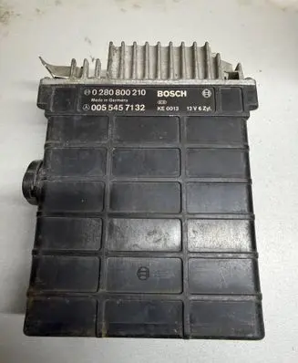 Mercedes-Benz E W124 Engine control unit/module 0280800210 0055457132