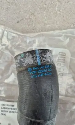 Skoda Octavia Mk2 (1Z) Intercooler hose/pipe 5N0145828E 42087259