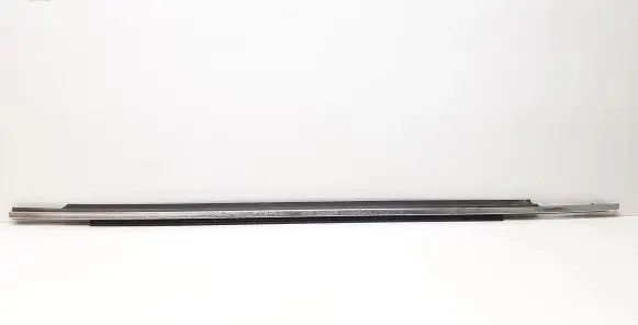 Volvo XC90 Front door glass trim molding 30661284