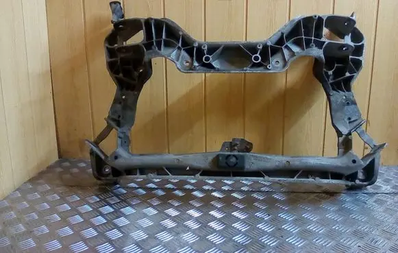 Mercedes-Benz C W203 Front subframe 2036280157 1545261