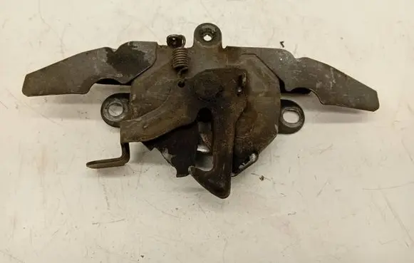 Toyota Corolla E120 E130 Engine bonnet/hood lock/catch