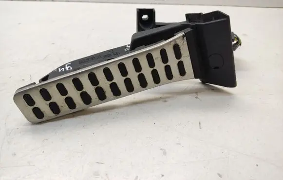 KIA Optima Accelerator throttle pedal 327262T900 327272T900