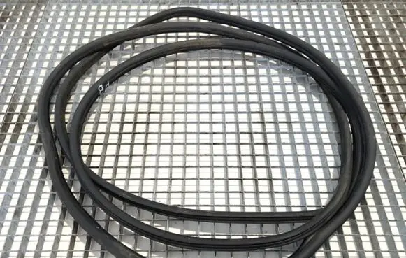 Mercedes-Benz Sprinter W907 W910 Rubber seal front door (on door) 