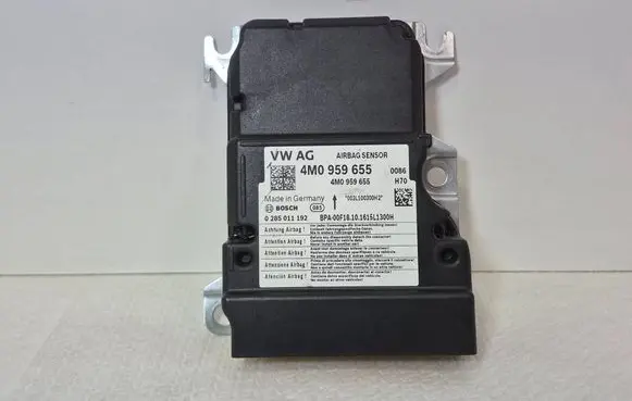 Audi Q7 4M Airbag control unit/module 4M0959655 003L100300H2