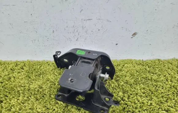 Toyota RAV 4 (XA40) Engine mount vacuum valve x1x11x11xx11x