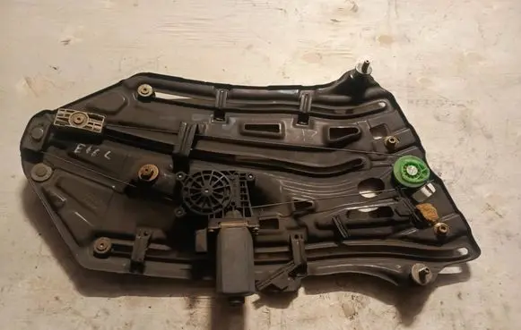 BMW 3 E46 Sliding door motor assembly 676283620630