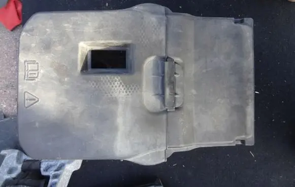 Ford Focus Battery box tray AM51-10723-AF