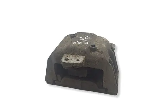 Volkswagen Golf IV Engine mount bracket 