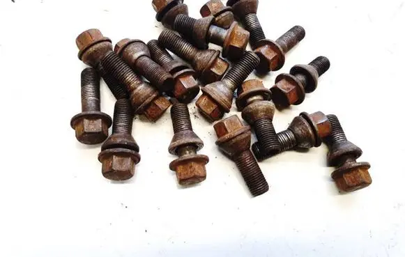 Volvo XC90 Nuts/bolts 