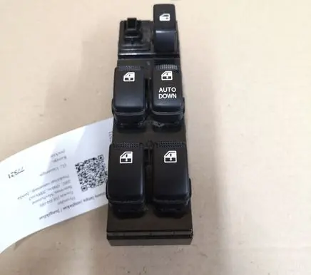 Hyundai Tucson JM Electric window control switch