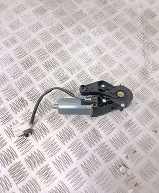 Mercedes-Benz E W211 Seat adjustment motor 0390203209