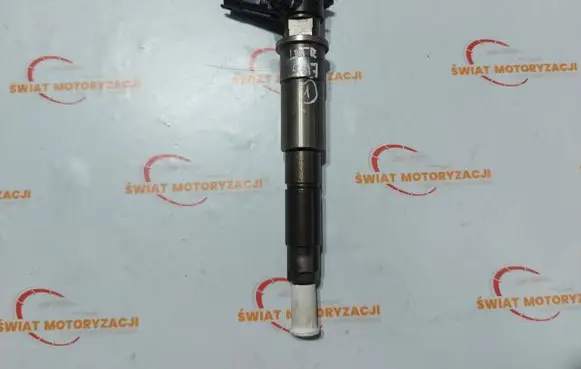 Opel Vivaro Fuel injector 0445115007