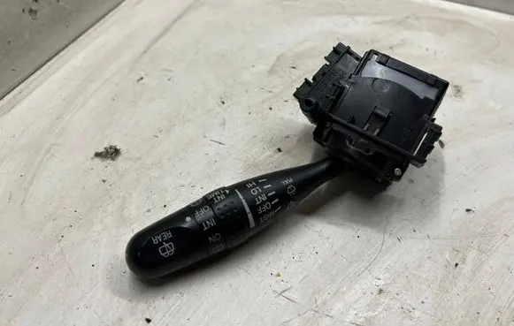 Suzuki Grand Vitara II Wiper control stalk 7724X