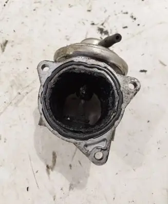 Skoda Octavia Mk2 (1Z) EGR valve 038129637d