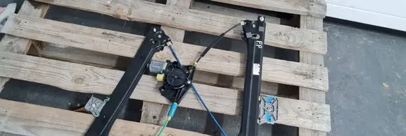 Audi A5 Front door electric window regulator 8W8837462