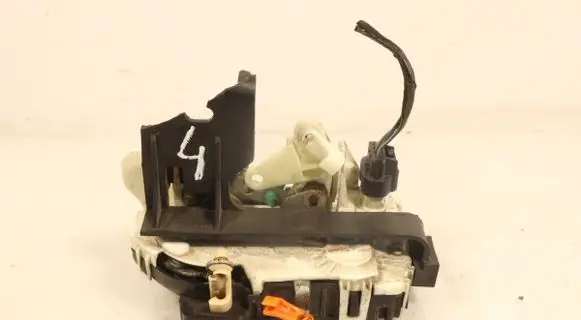 Dodge Caliber Front door lock 0227G