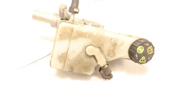 Master brake cylinder