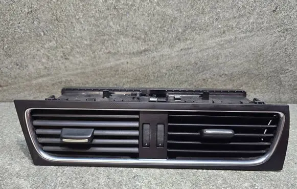 Audi A4 S4 B8 8K Dash center air vent grill 8T1820951B