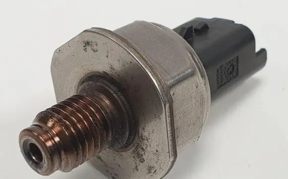 Fuel pressure sensor