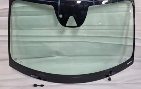Volvo XC40 Front windscreen/windshield window 32368787