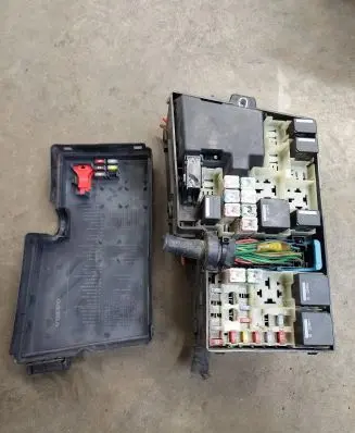 Volvo V50 Fuse module 30672953 09112006