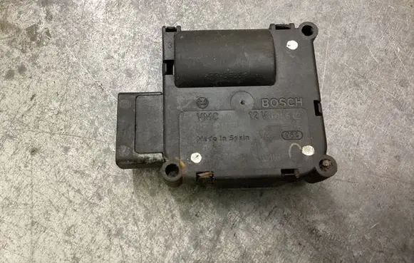 Audi A8 S8 D3 4E Air flap motor/actuator 0132801369 4F0820511B CZ1168803710
