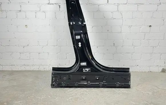 BMW i4 Pillar (middle)