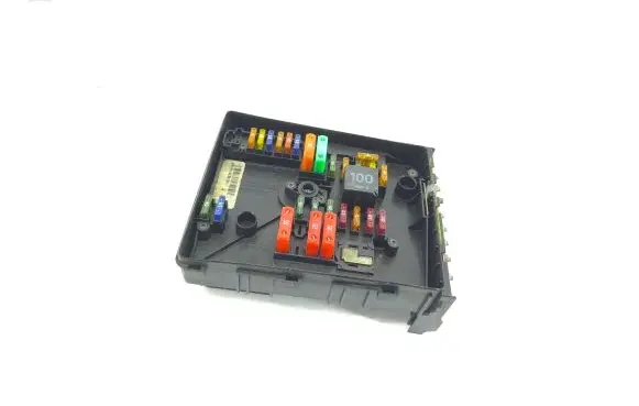 Volkswagen Golf V Fuse module 1K0937125A