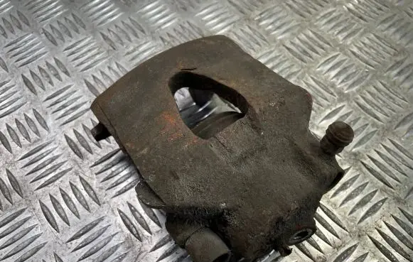 Skoda Octavia Mk2 (1Z) Front brake caliper