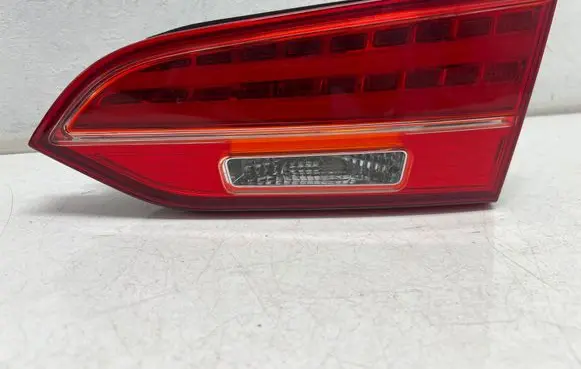 Hyundai Santa Fe Tailgate rear/tail lights 924062W1